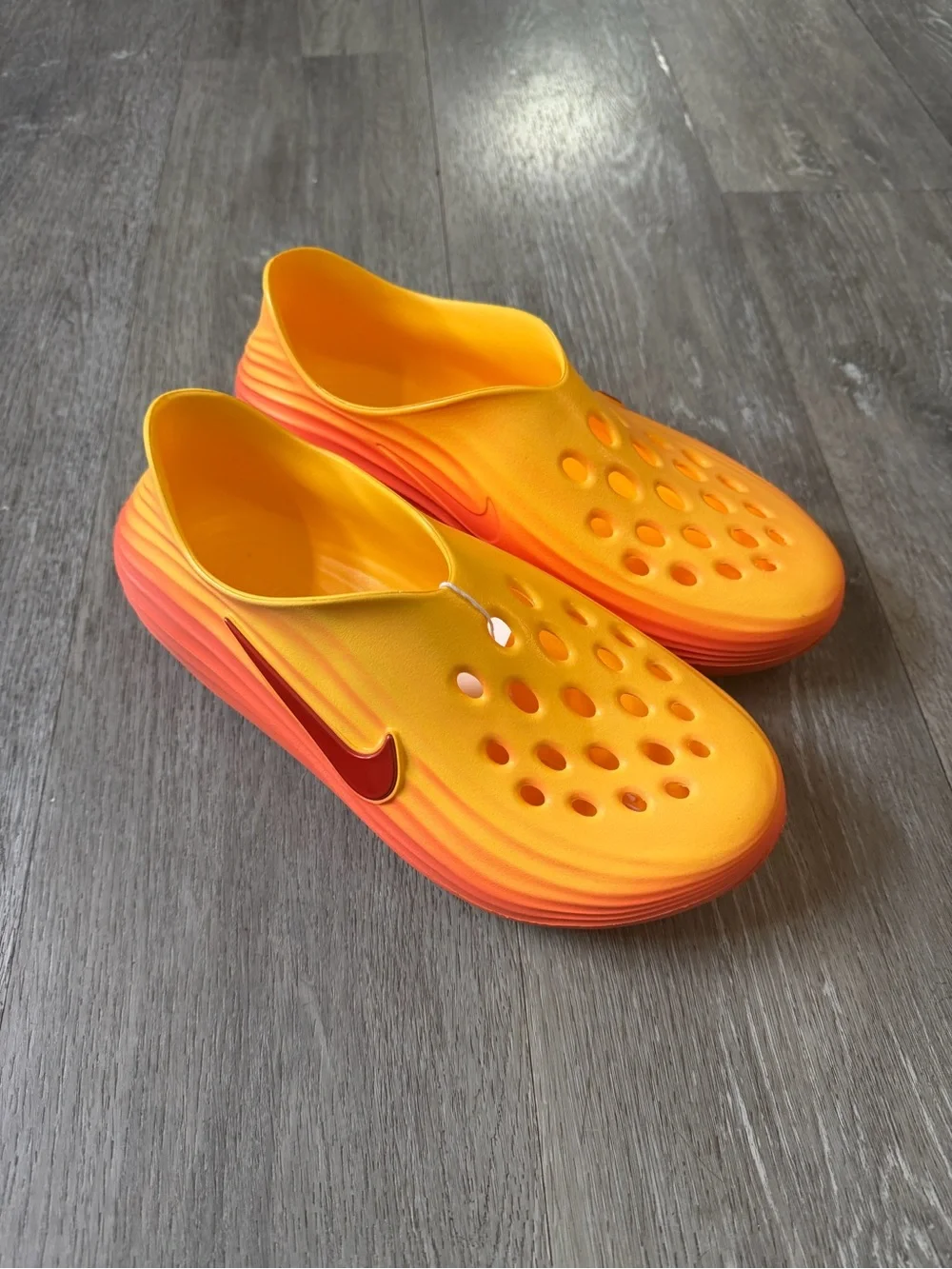 Men’s Nike ReactX Rejuven8 Topaz Gold / Turf Orange Sz 10 - Picture 2 of 8